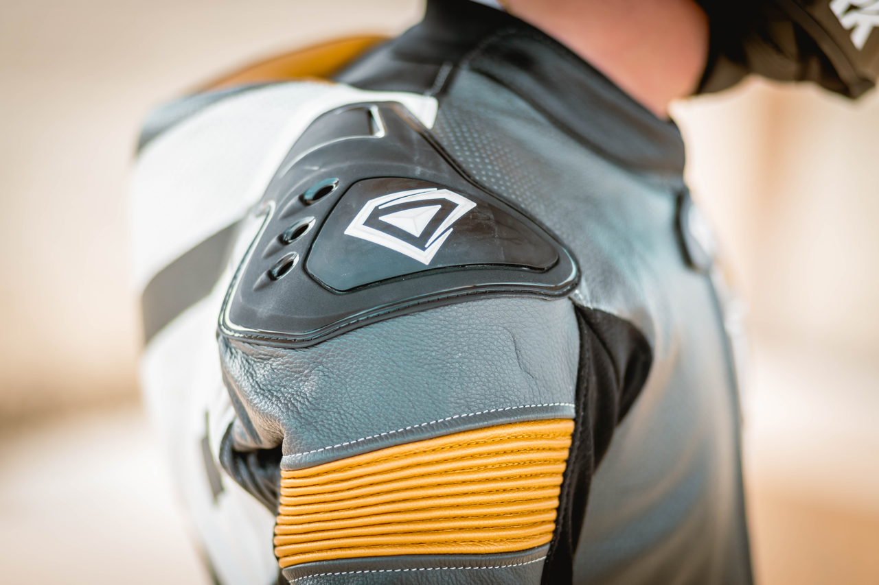 Equipo de discount ropa para moto